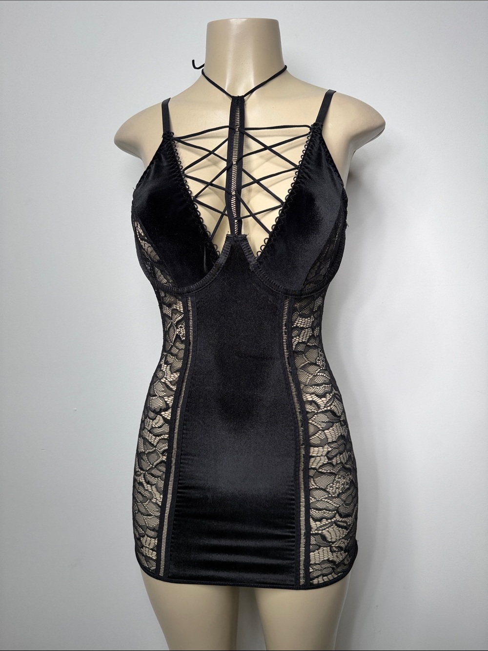 Black Lace-Panel Strappy Chemise